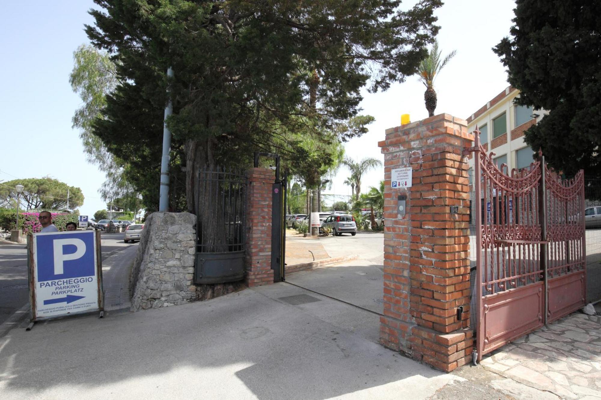 Lady Hill Bed & Breakfast Taormina Bagian luar foto