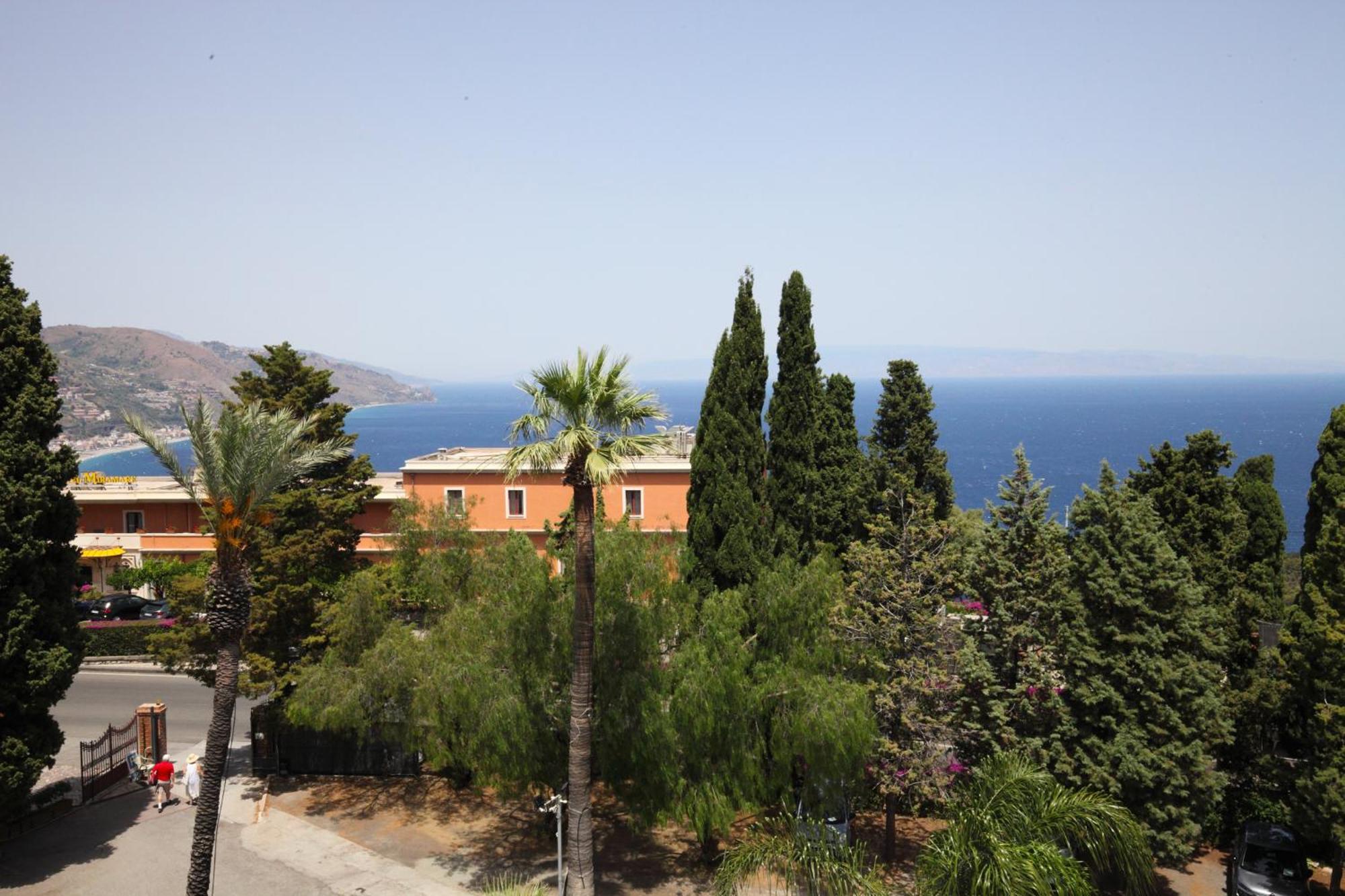 Lady Hill Bed & Breakfast Taormina Bagian luar foto